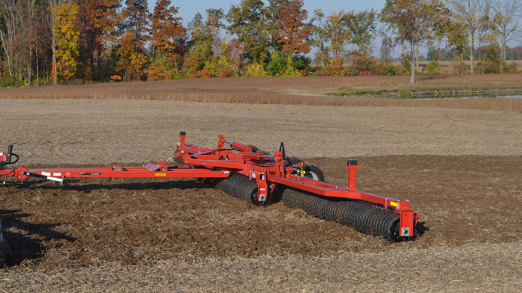 KUHN Krause 4400 Packer Superior Seedbed Preparation KUHN