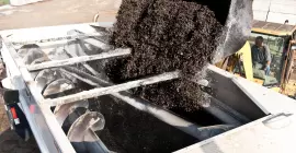 Mixing of wet products - industrial mixer