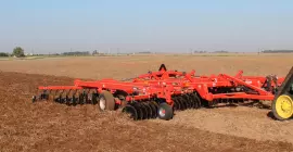 8320 Tandem Disc Harrow