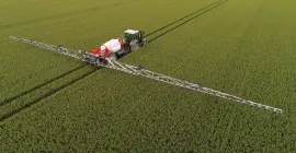 Pulvérisateur METRIS 2 ISOBUS en action