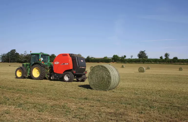 A VB 3160 round baler continuing to bale after ejecting a bale