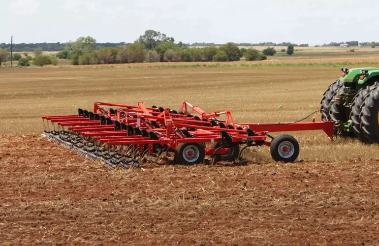 KUHN Krause 4000 Chisel Plows at work