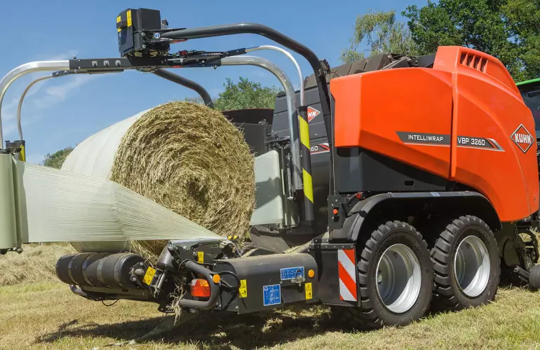 VBP 3260 baler wrapper combination at work