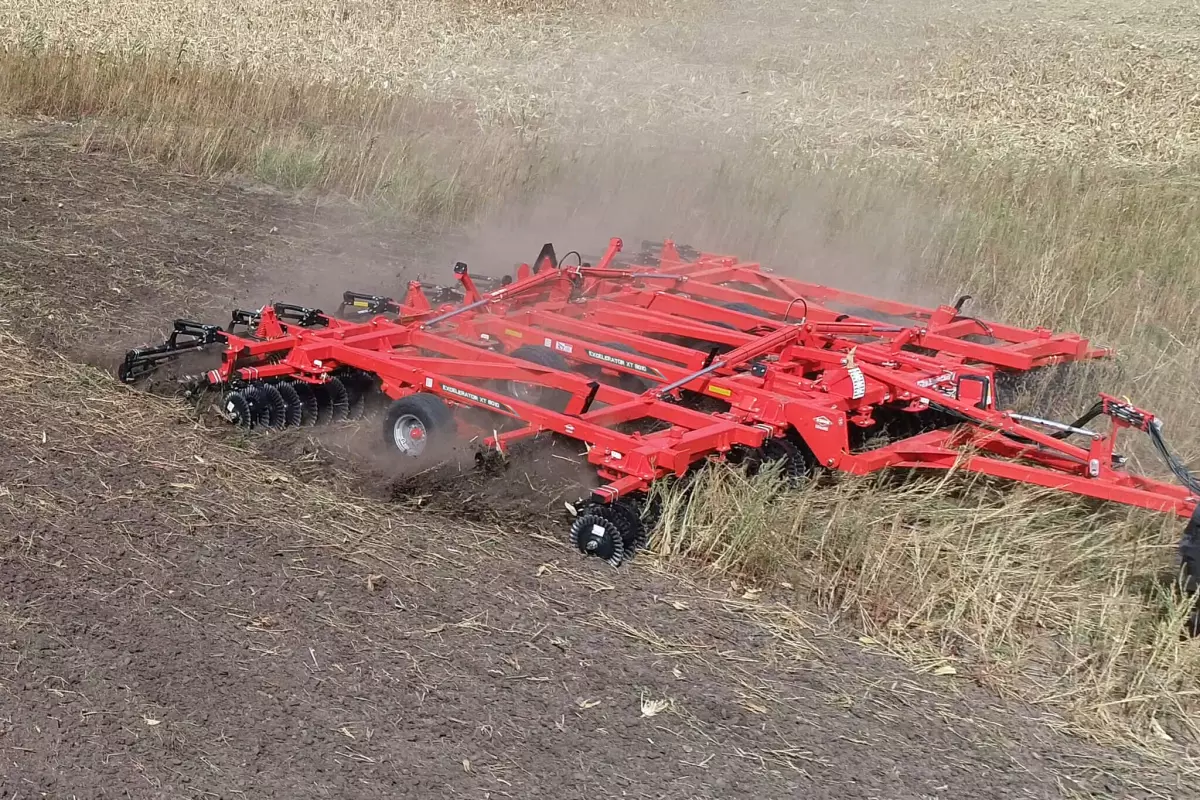 KUHN Krause Excelerator® XT 8010 Vertical Tillage System | KUHN