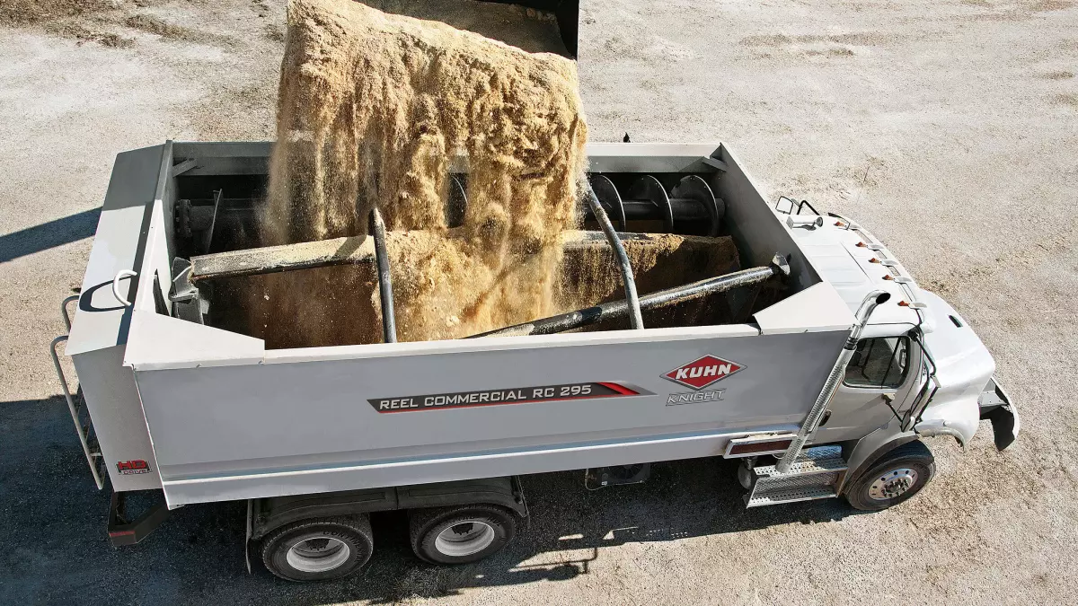 KUHN Knight RC 200 Series Reel Commercial Mixers | KUHN KUHN Knight RC 200 Series Reel Commercial Mixers | KUHN
