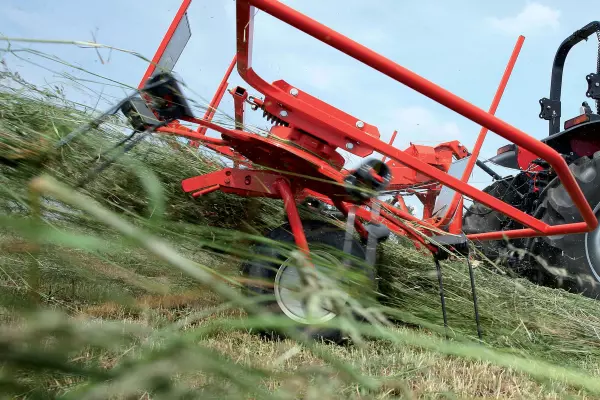KUHN GF 1003 T Series Trailed Tedders | KUHN