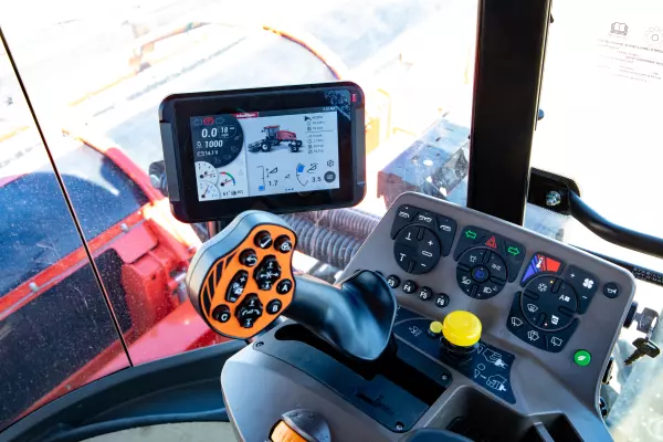 MM890S_MacDon Controls.jpg