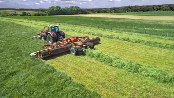 FC 13460 D RA_Action 09.jpg