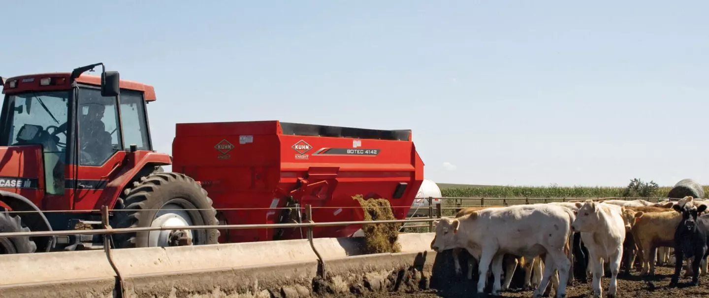 KUHN Knight 4100 Series 4-auger Mixers - Outstanding Performance