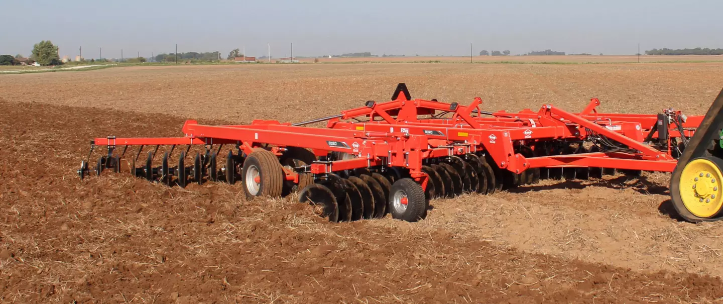 8320 Tandem Disc Harrow