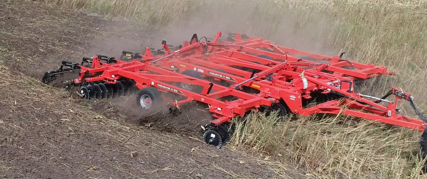 KUHN Krause Excelerator® XT 8010 Vertical Tillage System | KUHN