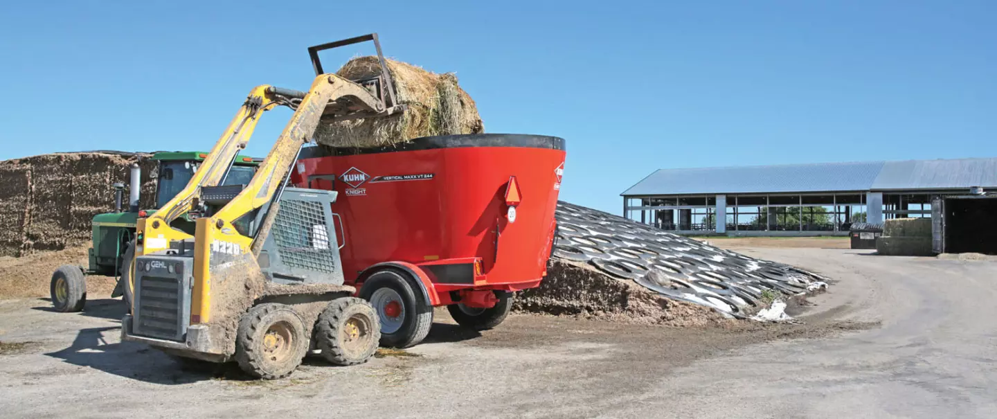 KUHN Knight VT 200 Series Vertical Maxx® Twin-Auger Mixers | KUHN